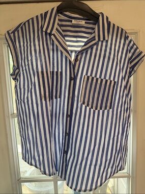mittoshop Blue and White Vertical Stripe Short Sleeve Button Shirt